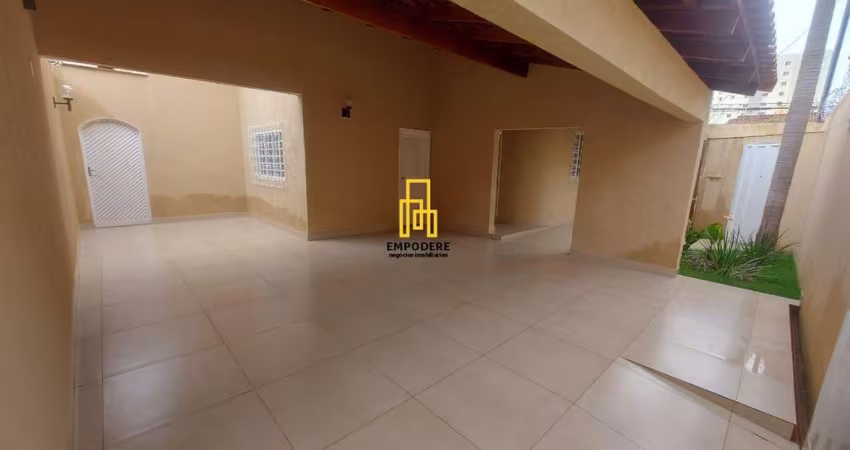Casa para Venda em Uberlândia, Patrimônio, 4 dormitórios, 1 suíte, 3 banheiros, 3 vagas