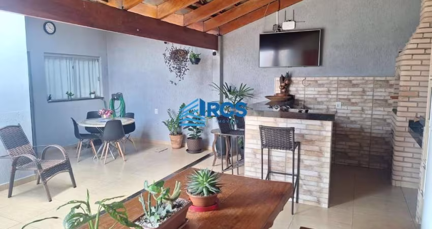 Casa para Venda em Uberlândia, Luizote de Freitas, 3 dormitórios, 1 suíte, 2 banheiros, 6 vagas