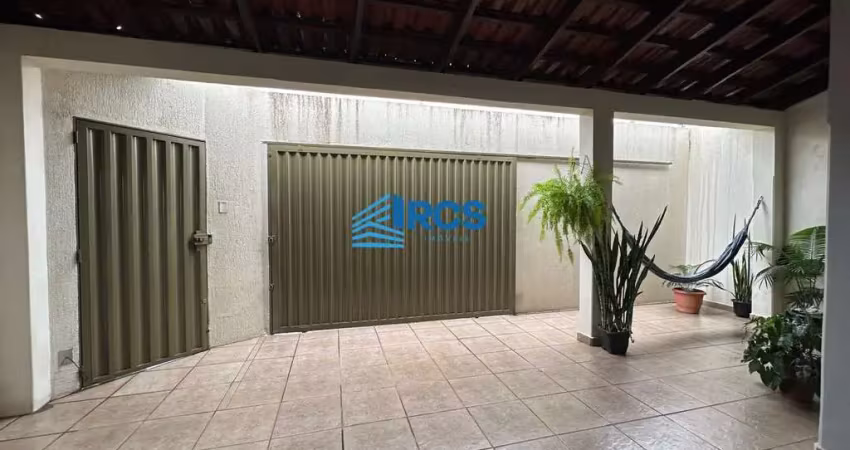 Casa para venda em uberlândia, alto umuarama, 3 dormitórios, 1 suíte, 2 banheiros, 2 vagas