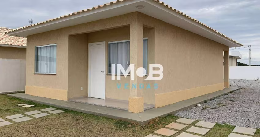 Casa com 2 dormitórios à venda, 68 m² por R$ 355.000 - Praia Linda - São Pedro da Aldeia/RJ