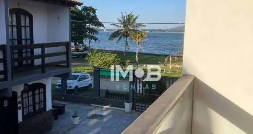 Apartamento em frente a lagoa com dois quartos no balneário