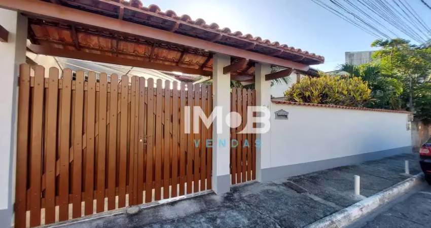 Duas casas à venda no peró (podendo ser vendida individualmente também)