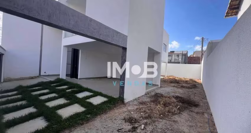 Casa excelente com 4 suítes, pé direito duplo e fino acabamento