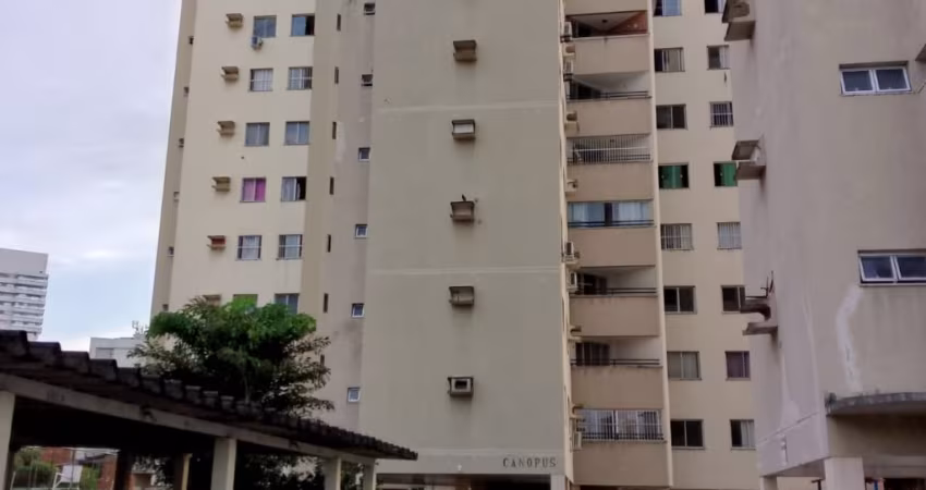 Apartamento com 3 Quartos e 3 banheiros à Venda, 100 m² por R$ 350.000