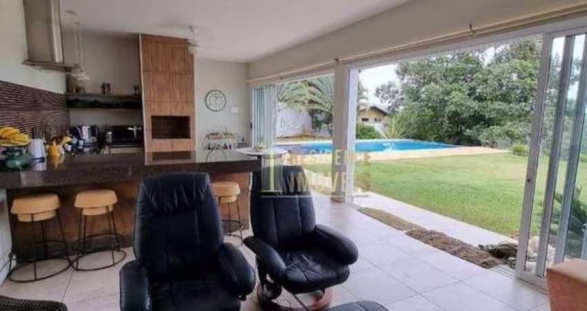 Casa com 3 dormitórios à venda, 450 m² por R$ 1.800.000,00 - Condomínio Village Araçoiaba - Araçoiaba da Serra/SP