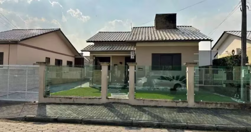 LINDA CASA A VENDA EM ARARARNGUA