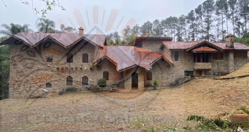 Casa para Locação em Mairiporã, Jardim Sandra I, 5 dormitórios, 3 suítes, 3 banheiros, 4 vagas