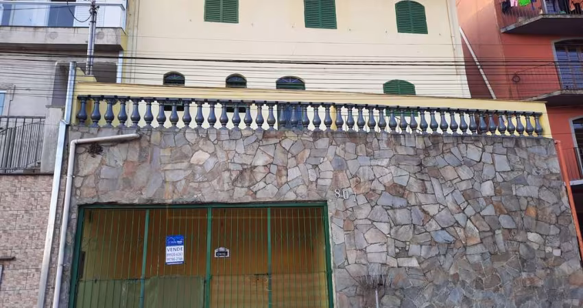 Casa com 2 Pavimentos na Zona Leste