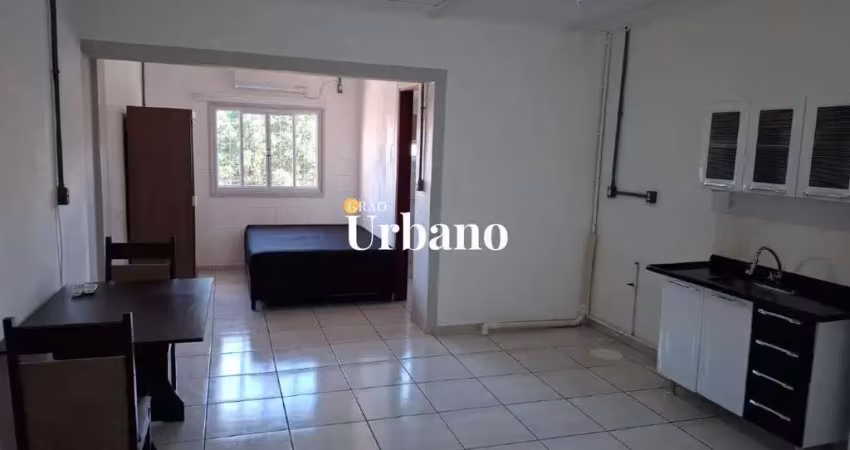 Kitnet mobiliada no marechal rondon – com vaga de garagem