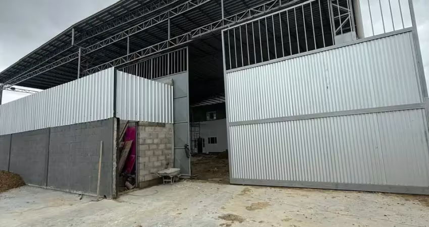 Galpão / deposito / novo - com infra estrutura - habite-se e avcb - nível - 3  - piso de alta resistência- pé direito com 8 metros