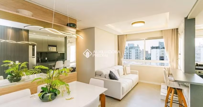 Apartamento com 3 quartos à venda na Rua Sapê, 1020, Passo da Areia, Porto Alegre