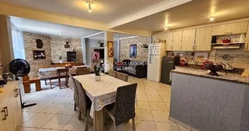 Casa com 3 quartos à venda na Acesso Nelson Silva, 107, Vila Nova, Porto Alegre