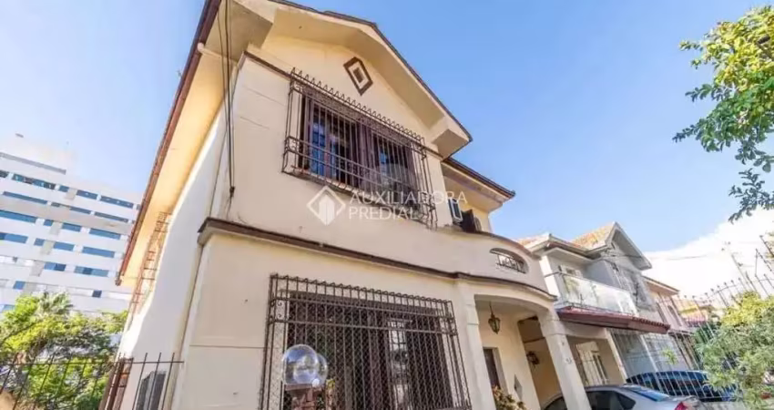 Casa com 3 quartos à venda na Rua Germano Hasslocher, 26, Azenha, Porto Alegre