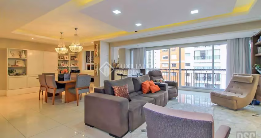 Apartamento com 3 quartos à venda na Avenida Túlio de Rose, 400, Jardim Europa, Porto Alegre