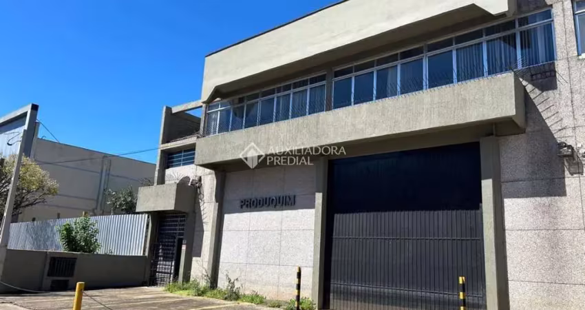 Barracão / Galpão / Depósito à venda na Rua Padre Diogo Feijó, 203, Navegantes, Porto Alegre