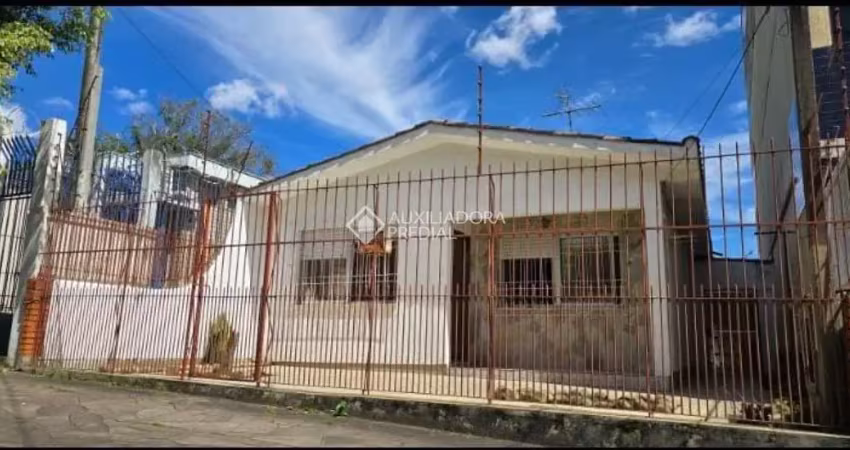 Casa com 3 quartos à venda na Rua Diamantina, 54, Jardim Floresta, Porto Alegre