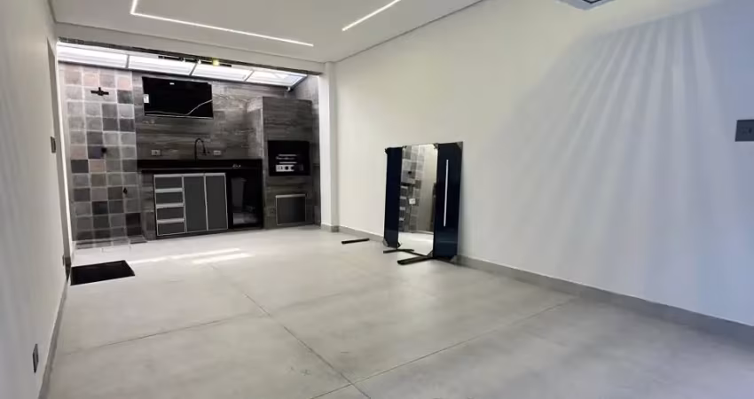 Sobrado triplex em condomínio decorado na guilhermina  impecável