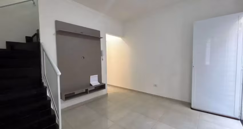 Sobrado em condomínio no bairro de aviação  2 quartos  1 lavabo