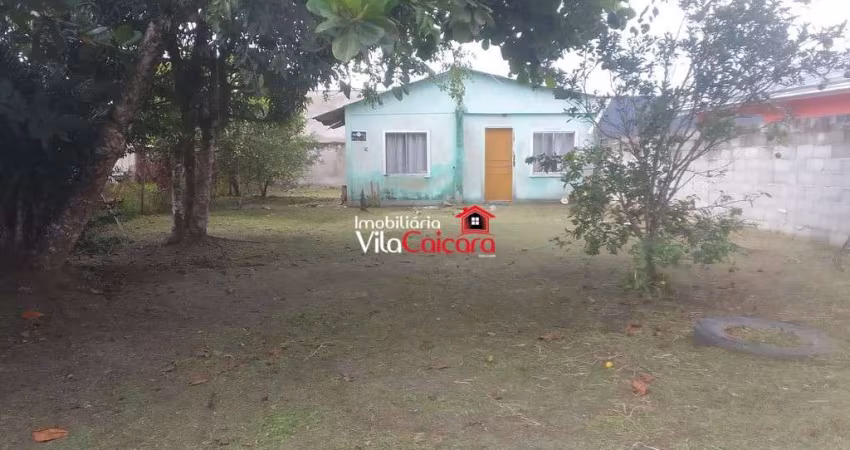 CASA COM AMPLO TERRENO NO ALBATROZ