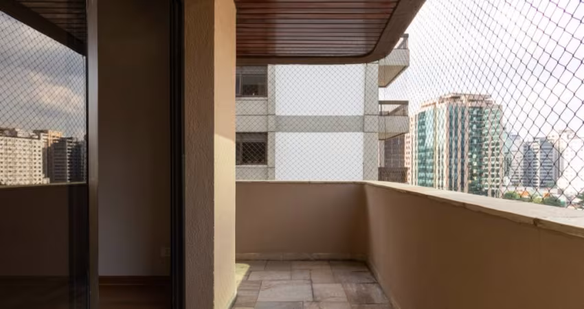 Apartamento excelente à venda no Itaim Bibi (03 suítes e lazer)