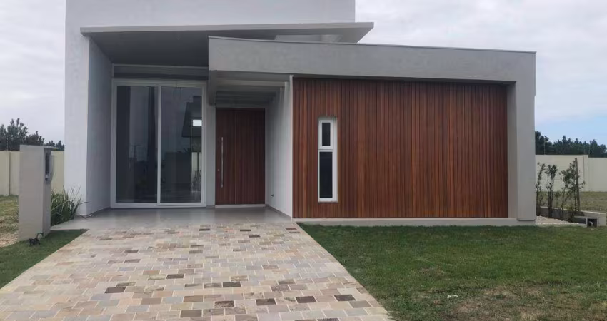 Casa 4 Dormitórios à venda no Bairro Arroio Teixeira com 200 m² de área privativa