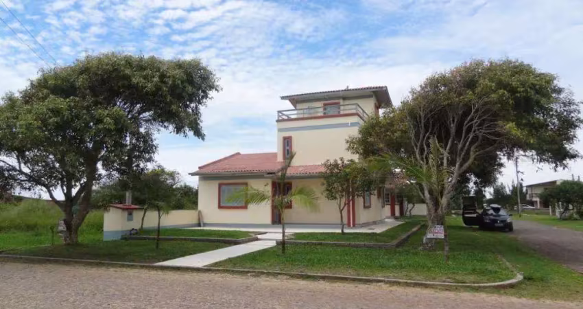 Casa 3 dormitórios à venda no bairro curumim com 226 m² de área privativa