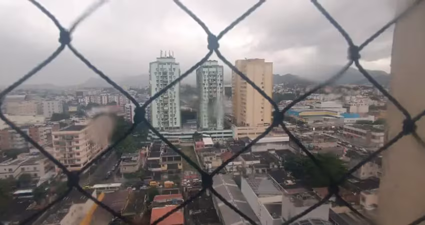Vendo apartamento de 2 quartos, andar alto no centro da taquara