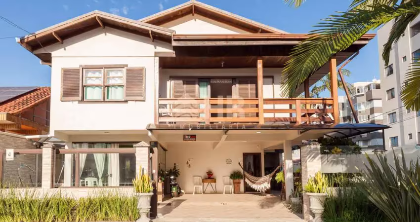 Casa com 4 quartos à venda na Rua Bandeirantes, Centro, Matinhos