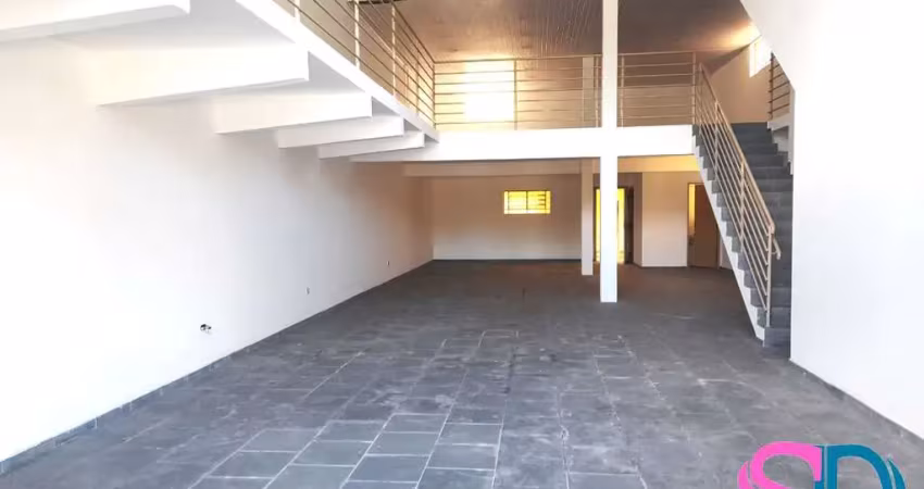 Excelente ponto comercial, com edículas, no centro da cidade de ubatuba - sp.