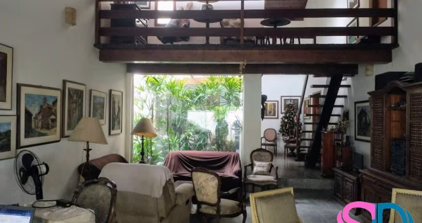 Casa com 04 dormitórios, à venda, no Bairro do Itaguá - Ubatuba SP.