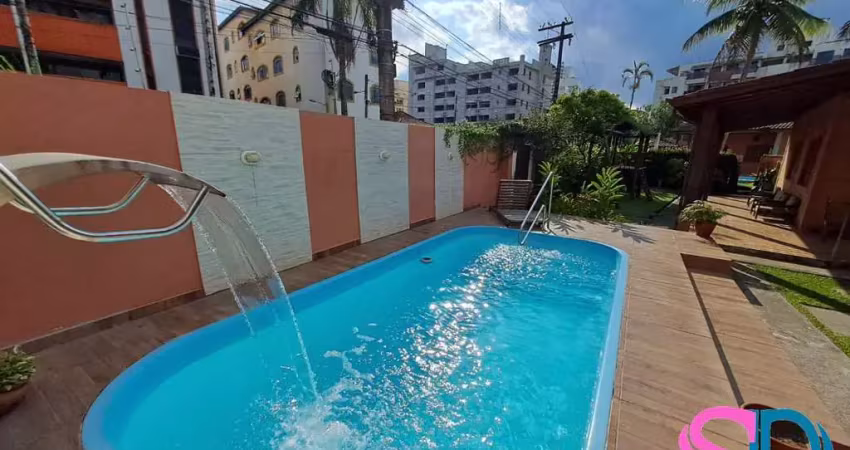 Casa a venda, são duas casas no mesmo terreno, localizada entre as praias tenório e praia grande, ubatuba sp