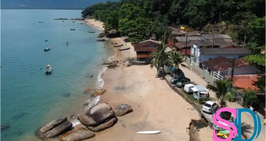 Casa com 02 dormitórios, para venda, próximo a Praia da Picinguaba, Ubatuba -SP