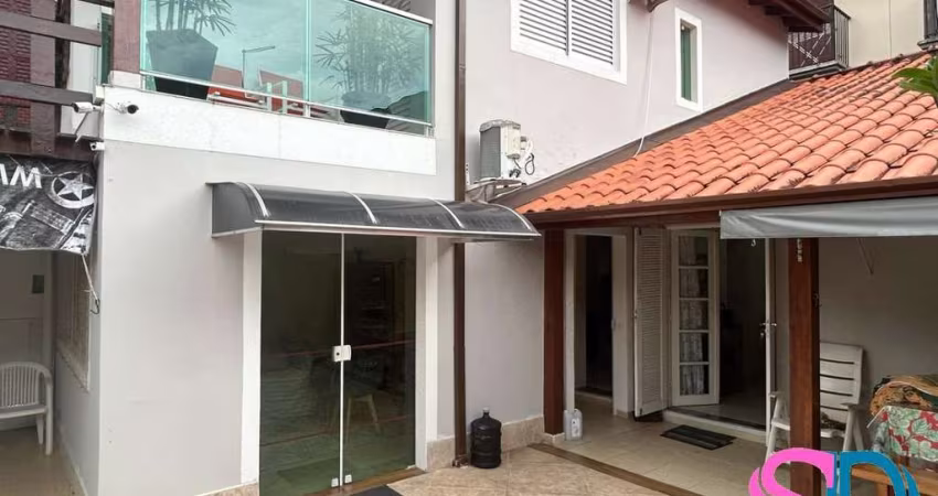 Casa com 3 dormitórios, para venda, no bairro Acaraú, em Ubatuba - SP