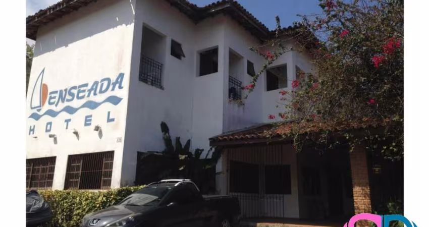 Hotel com 14 suítes, à venda, na Praia da Enseada, em Ubatuba -SP. Excelente oportunidade de investimento.