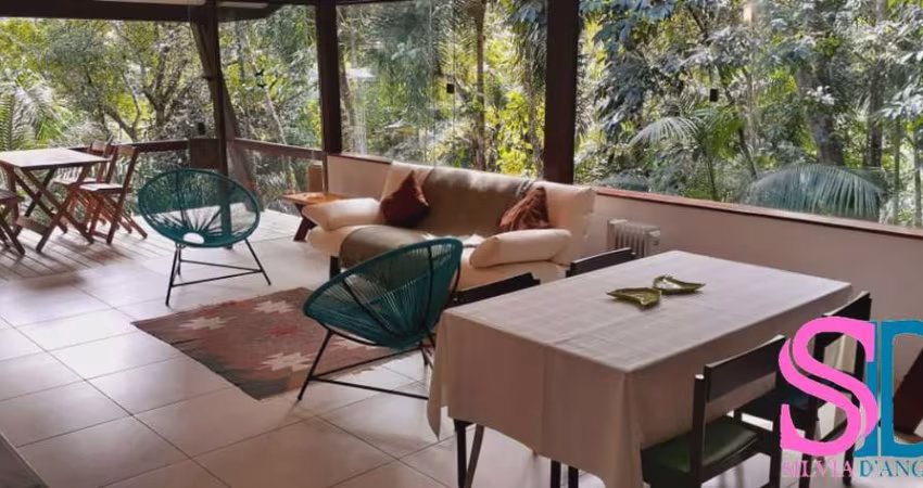 Aconchegante casa em estilo rústico, com 3 dormitórios, para venda ou locação, na Praia do Prumurim, em Ubatuba SP