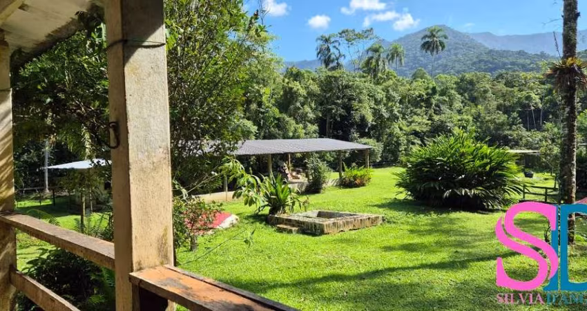 Encantador Sítio de 13.600 m², Localizado a poucos minutos das Praias, no Bairro do Taquaral, Ubatuba -SP.