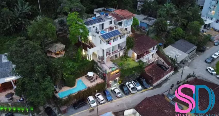 Casa com 12 lofts a venda Praia Grande - Ubatuba - SP