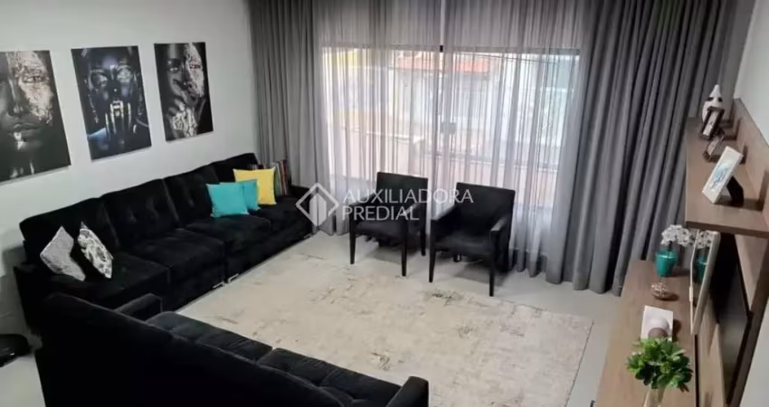 Casa com 4 quartos à venda na Rua Helena Aparecida Secol, 241, Nova Petrópolis, São Bernardo do Campo