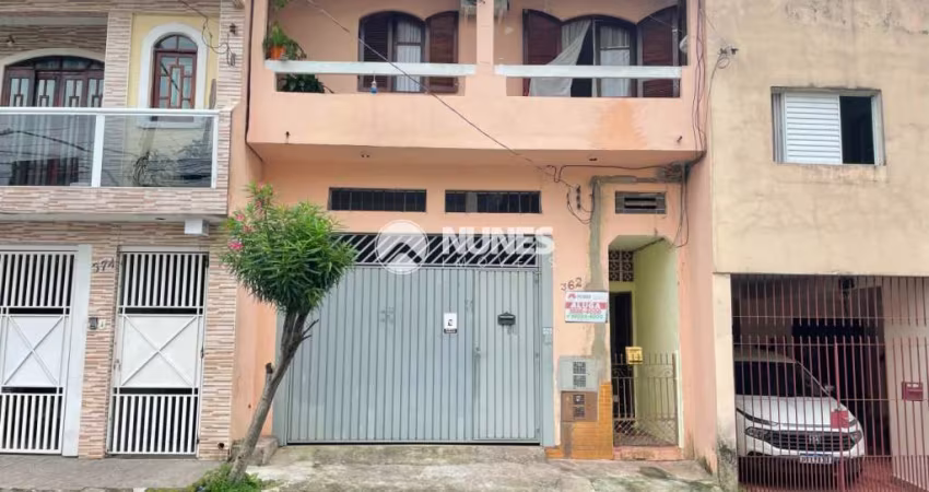 Imóvel localizado em uma área privilegiada, próximo a escolas, agências bancárias, supermercados, farmácias e fácil acesso às principais rodovias e avenidas.