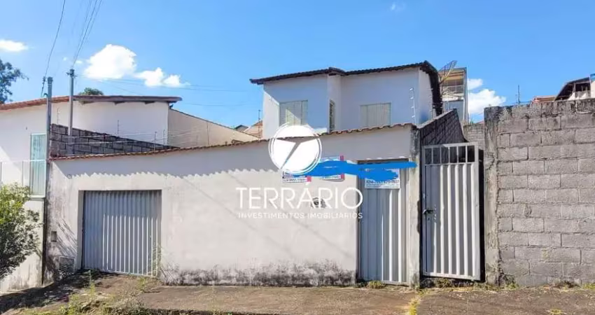 Casa à venda no Parque São José em Varginha com 2 quartos, 1 banheiro e 4 vagas