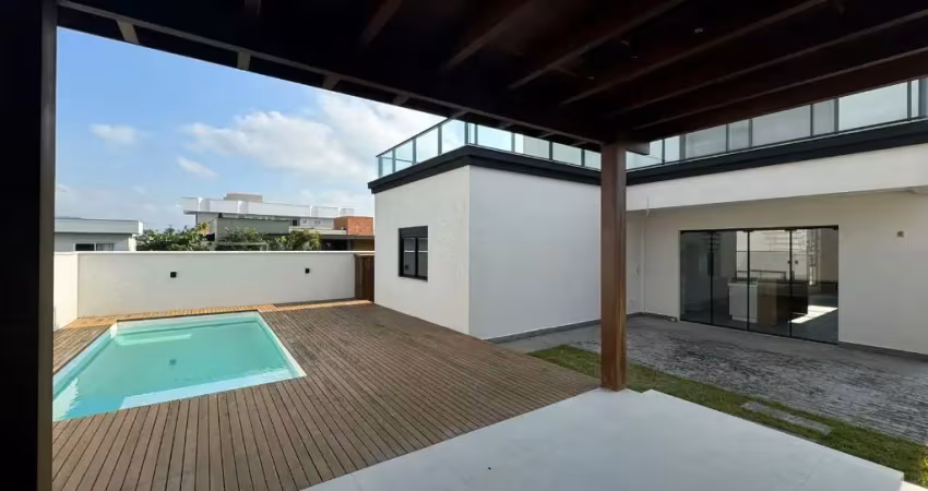 Casa em condomínio fechado com 4 quartos à venda na Rua José Francisco Bernardes, 2134, Centro, Camboriú