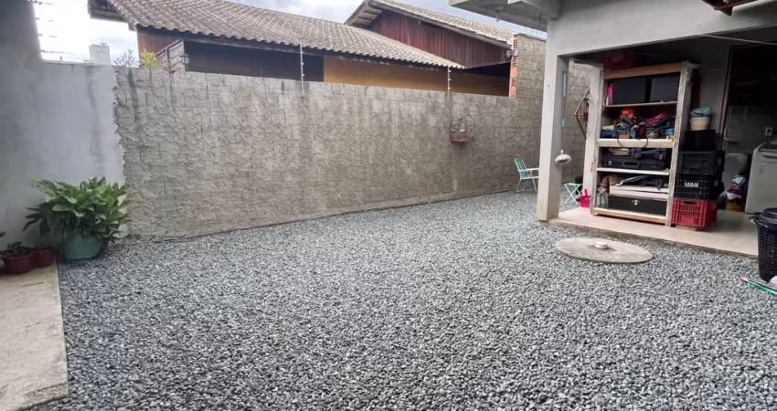 CASA TERRA – AMPLITUDE E OPORTUNIDADE NO CENTRO DE CAMBORIÚ!