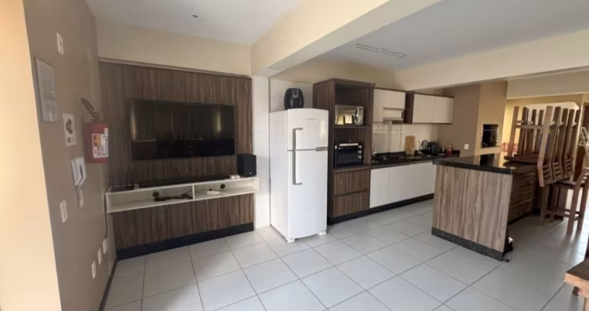 Apartamento com 2 dormitórios com móveis planejados