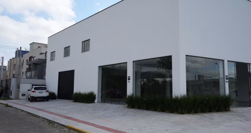Galpão amplo e 100% pronto para uso