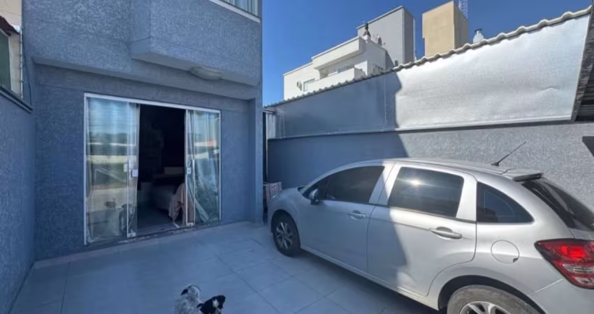 SOBRADO SEMI MOBILIADO NO RIO PEQUENO