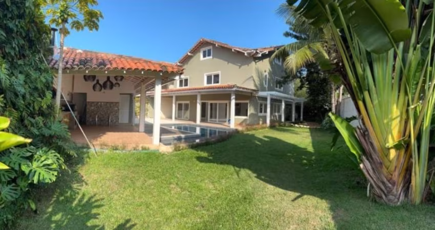 Casa triplex à venda no condomínio Santa Mônica Personal, Barra da Tijuca