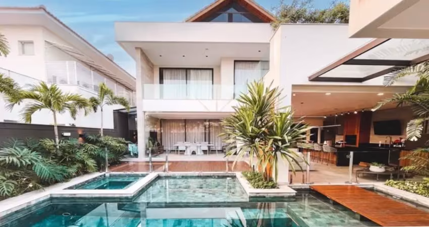 Casa triplex à venda em condomínio del lago, barra da tijuca.