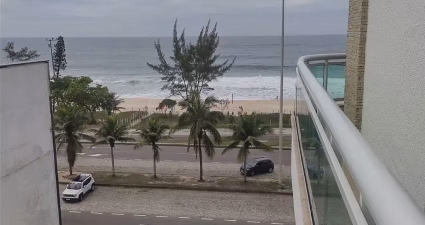 Apartamento à venda em frente a praia do recreio dos bandeirantes.