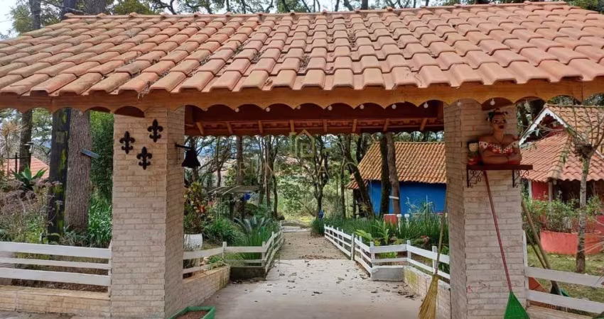 Sítio à venda em Atibaia-SP: 10 quartos, 6 suítes, 72.500 m² no bairro Laranja Azeda!