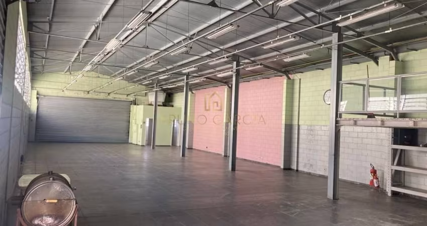 Galpão Comercial à Venda em Santana, São Paulo-SP: 316m², 4 Banheiros e 6 Vagas de Garagem